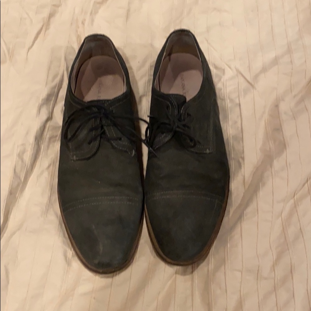 Black cap toe oxfords suede